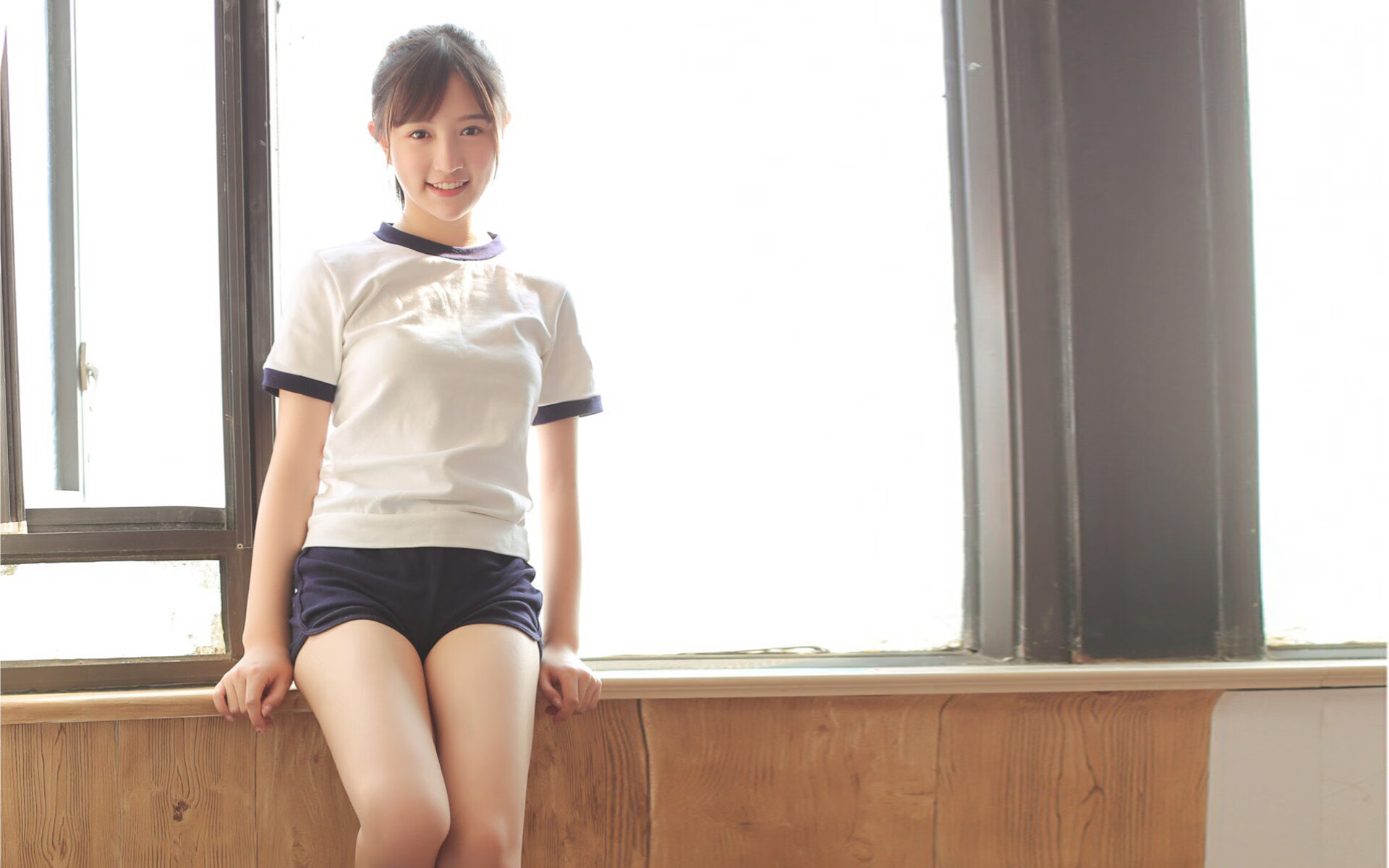 “缆绳滑水:东桃花岛赛场带来无限速度与挑战”