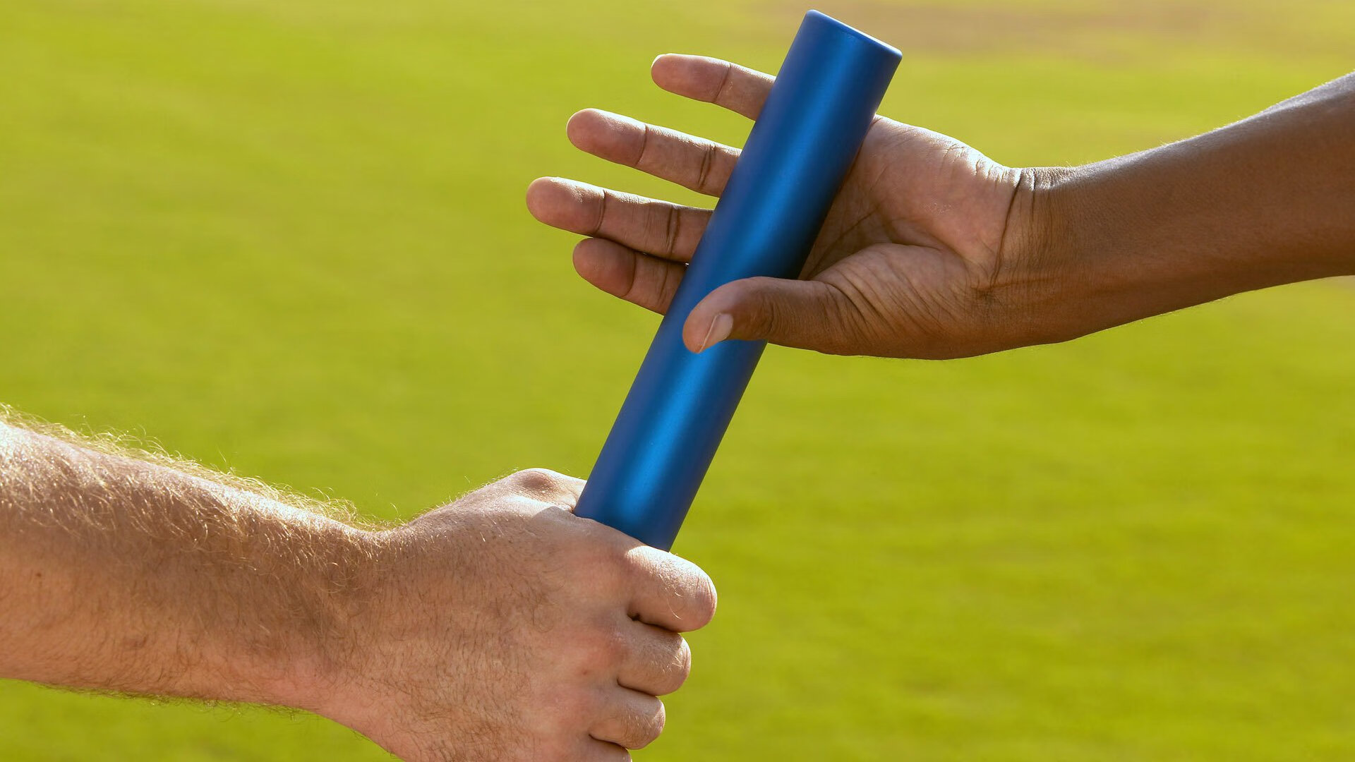 _切磋技艺：跨国青少年交流赛促进文化融合_，国际青少年交流活动